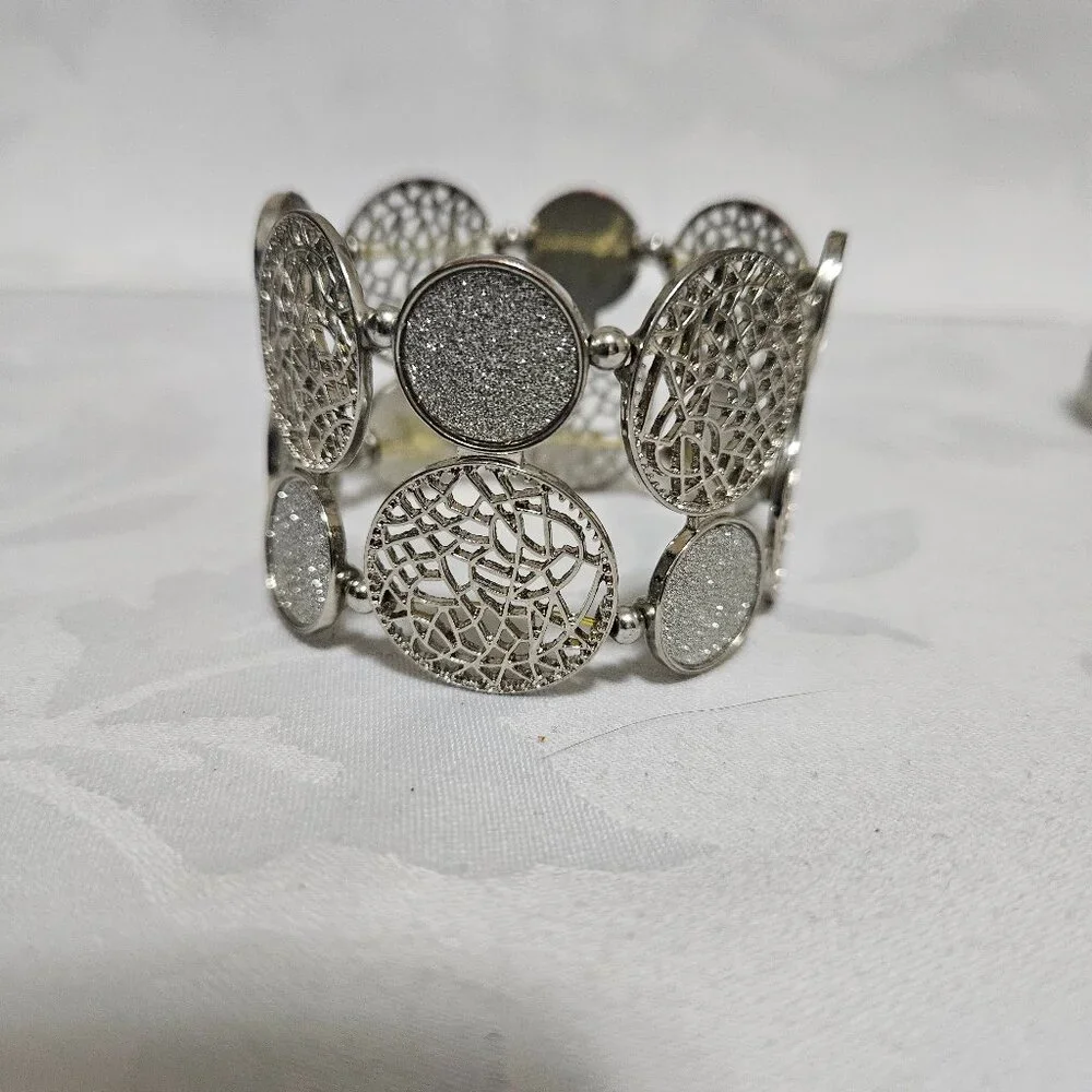 Statement Bracelet - Picture 1 of 2